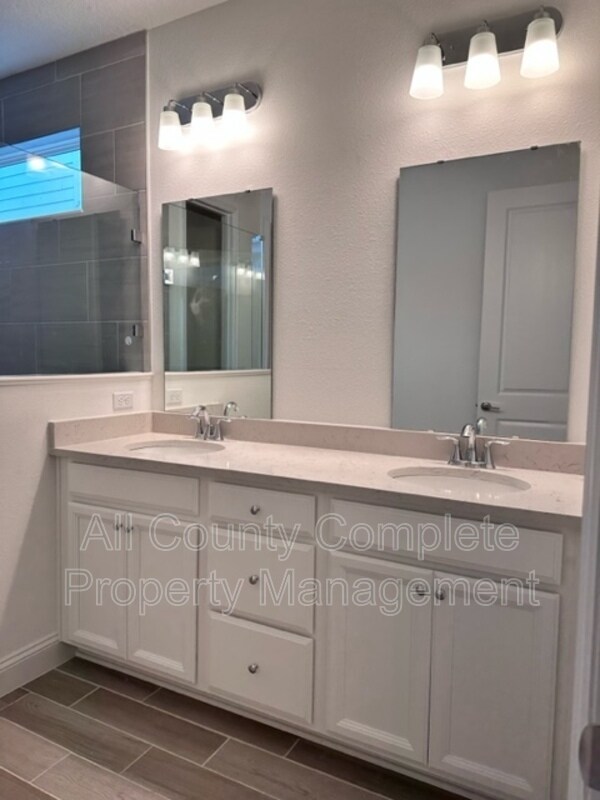 Building Photo - 44 Clifton Bay Lp