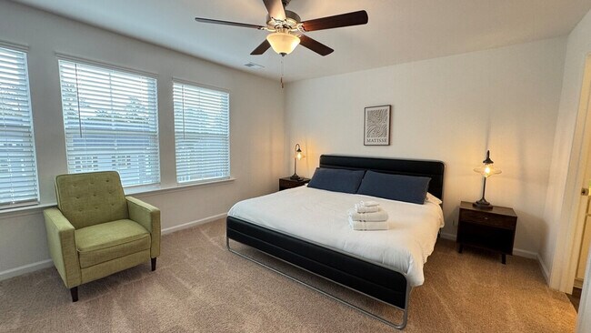 Foto del edificio - 153 Roxanne Dr