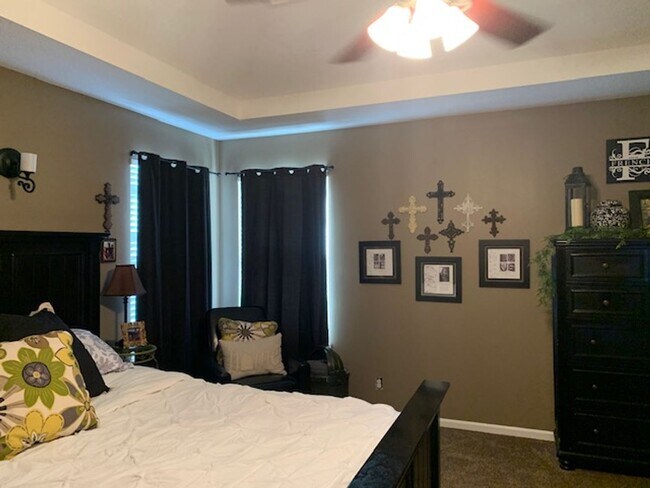Foto del edificio - 2131 Magnolia Dr
