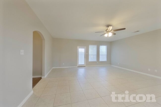 Building Photo - 714 Shady Meadow Ln