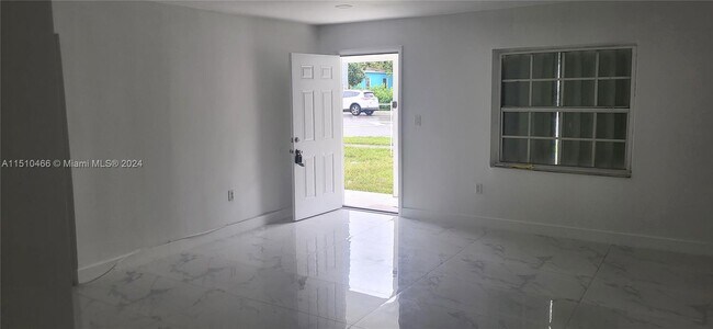 Foto del edificio - 265 NW 135th St