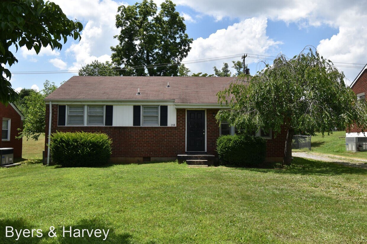 Foto principal - 3 br, 1 bath House - 218 Clearview Drive