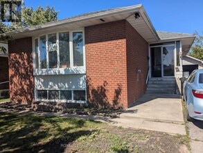 Building Photo - 15 Beacham Crescent