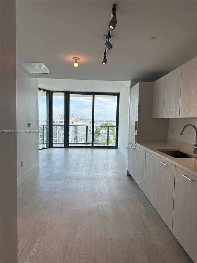 Foto del edificio - 501 NE 31st St