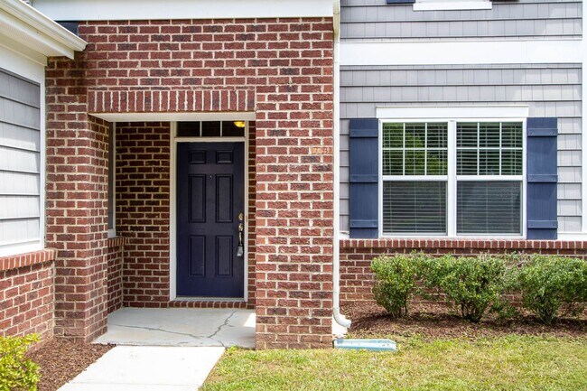 Building Photo - Elegant 4 Bedroom 3 Bath Home with 1st Flo...
