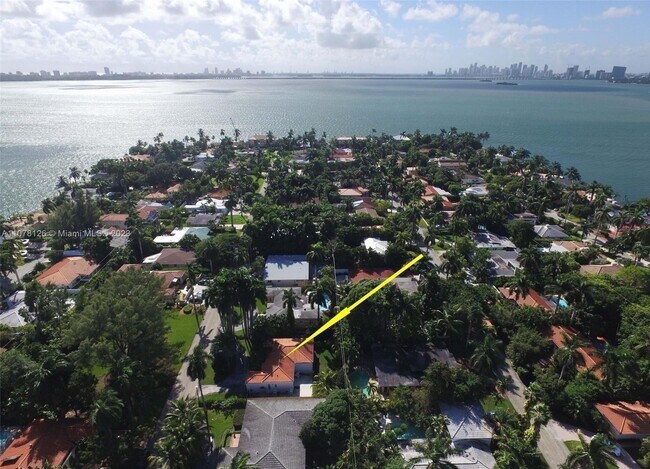 Building Photo - 7700 Coquina Dr