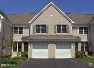 Building Photo - 6 Fells Dr