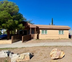Building Photo - 1228 Lees Dr
