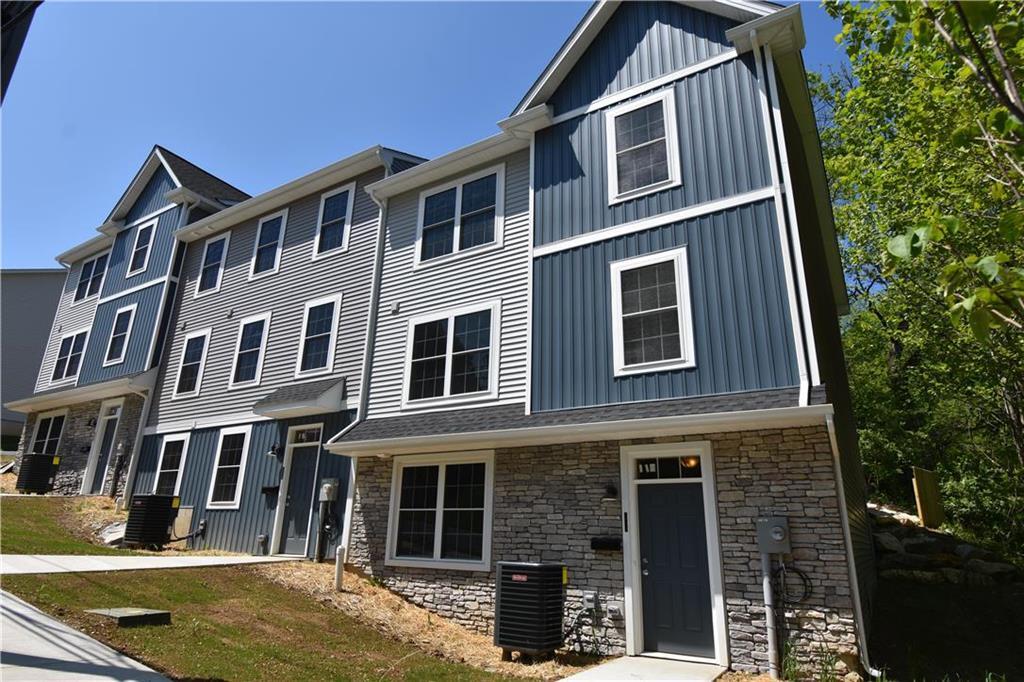 354 E Nesquehoning St, Easton, PA 18042 Room for Rent in Easton, PA