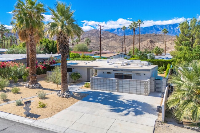 Building Photo - 37535 Melrose Dr