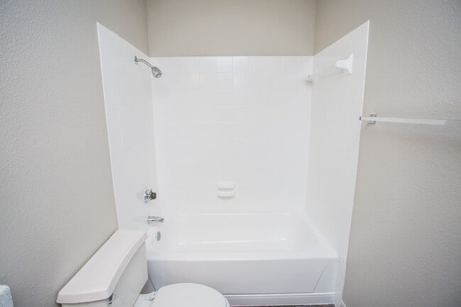 Building Photo - Saddlewood Apartments