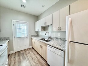 Building Photo - 1370 Ogallala St