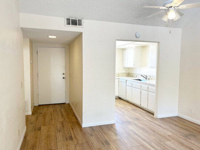 Building Photo - 45450 Ocotillo Dr