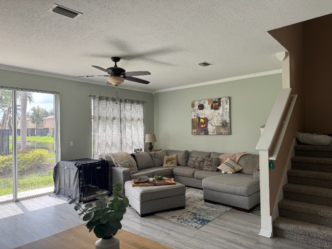 Foto del edificio - 6773 47th Ln N