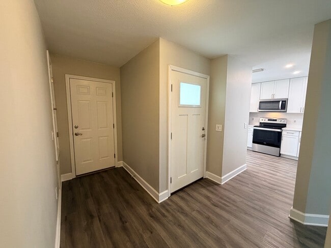 Building Photo - 7738 Lola Cir