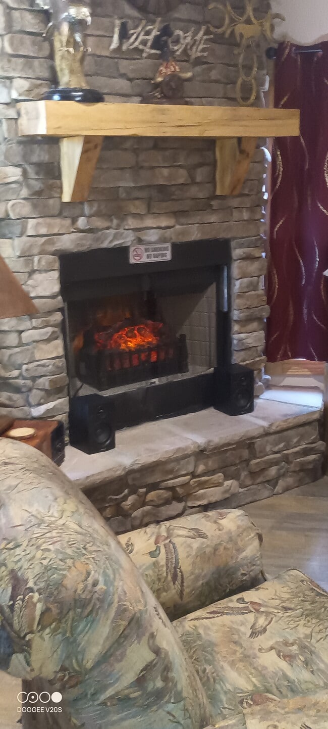 Building Photo - 1040 Rdg Pt Trl