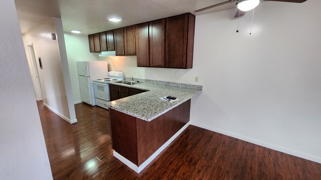 Building Photo - 4061 Park Center Ln