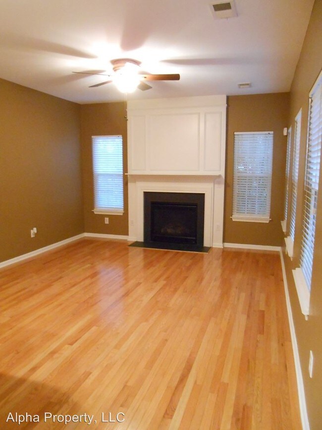 Building Photo - 111 Scotts Bluff Dr