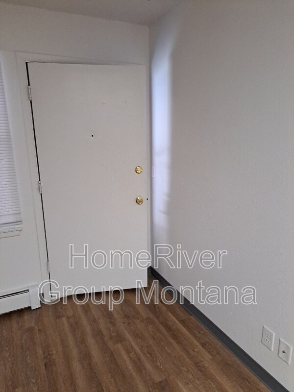 Foto del edificio - 707 SW Higgins Ave