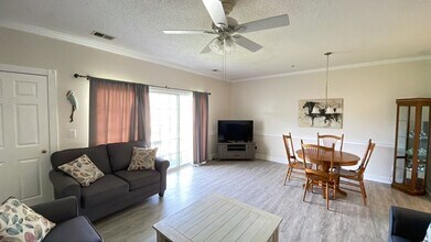 Building Photo - 4860 Carnation Cir