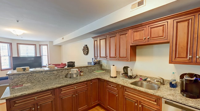 Building Photo - 112 Allston St