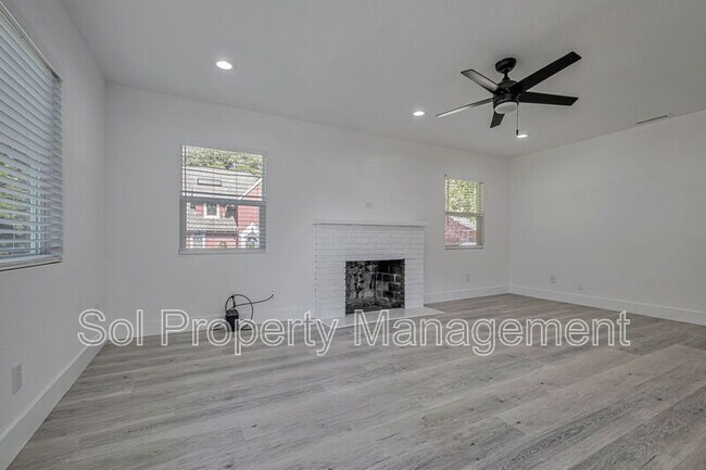 Foto del edificio - 822 Eaton St