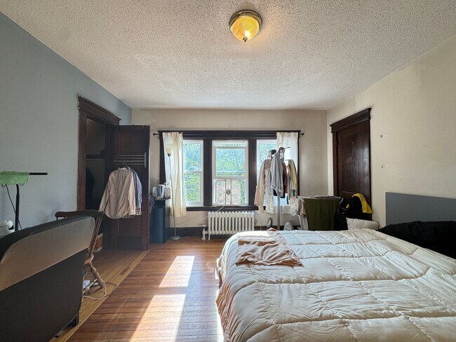Foto del edificio - 126 Mansfield St