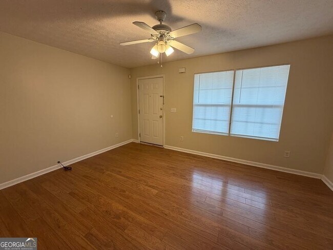 Foto del edificio - 5196 Tew Ln SW