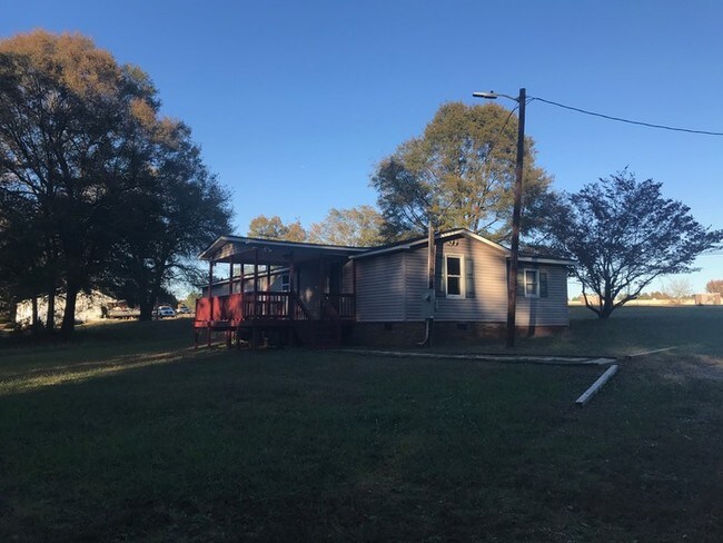 Building Photo - Nice Piedmont mobile home