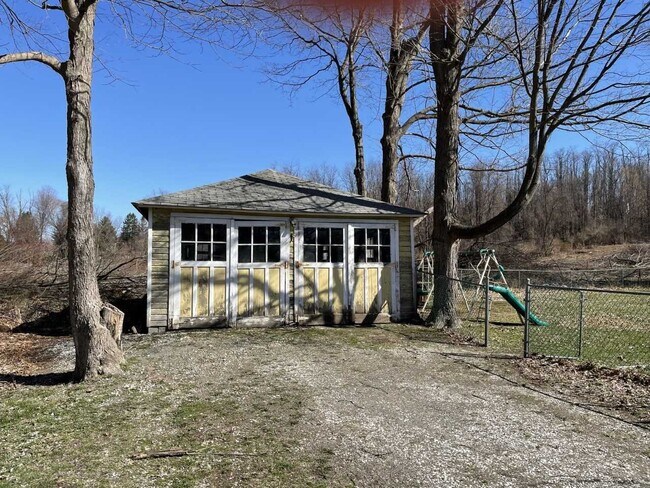 Building Photo - 132 Old Rte 52