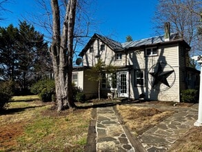 Building Photo - 8122 John Mosby Hwy