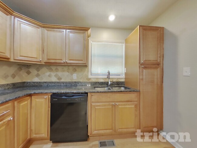 Foto del edificio - 2280 Lexington Way