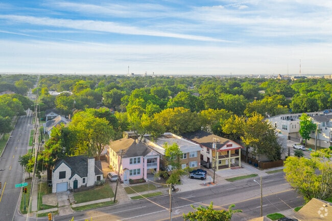 Foto aérea - 4810 Live Oak St