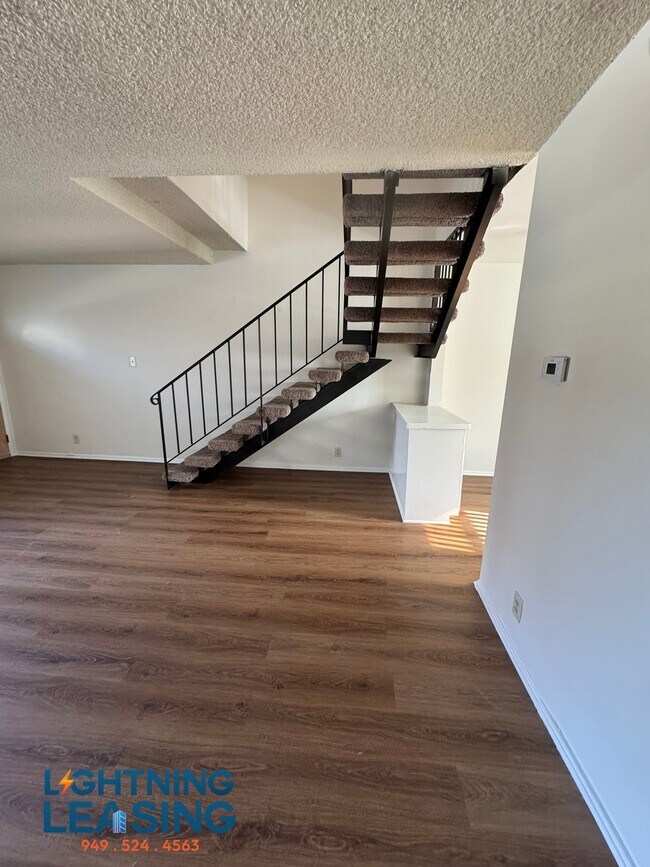 Foto del edificio - 4737 Orion Ave