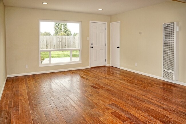 Building Photo - 6287 Cotton Ave