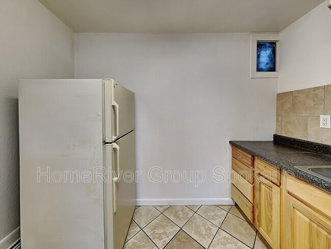 Foto del edificio - 1209 E Kiernan Ave