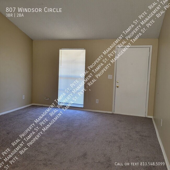 Foto del edificio - ***AVAILABLE FOR IMMEDIATE MOVE IN***