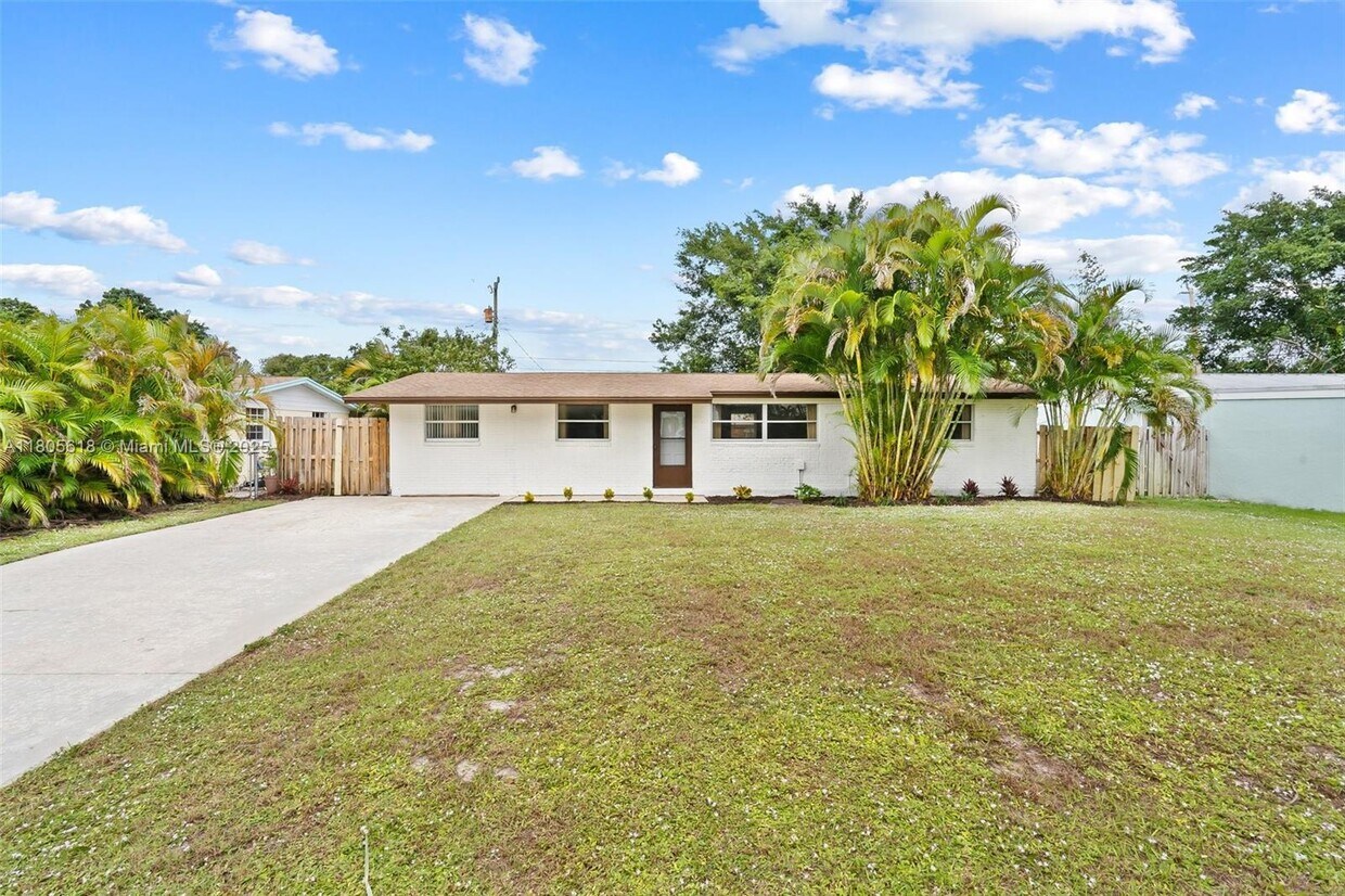 Foto principal - 5893 Williamson Rd