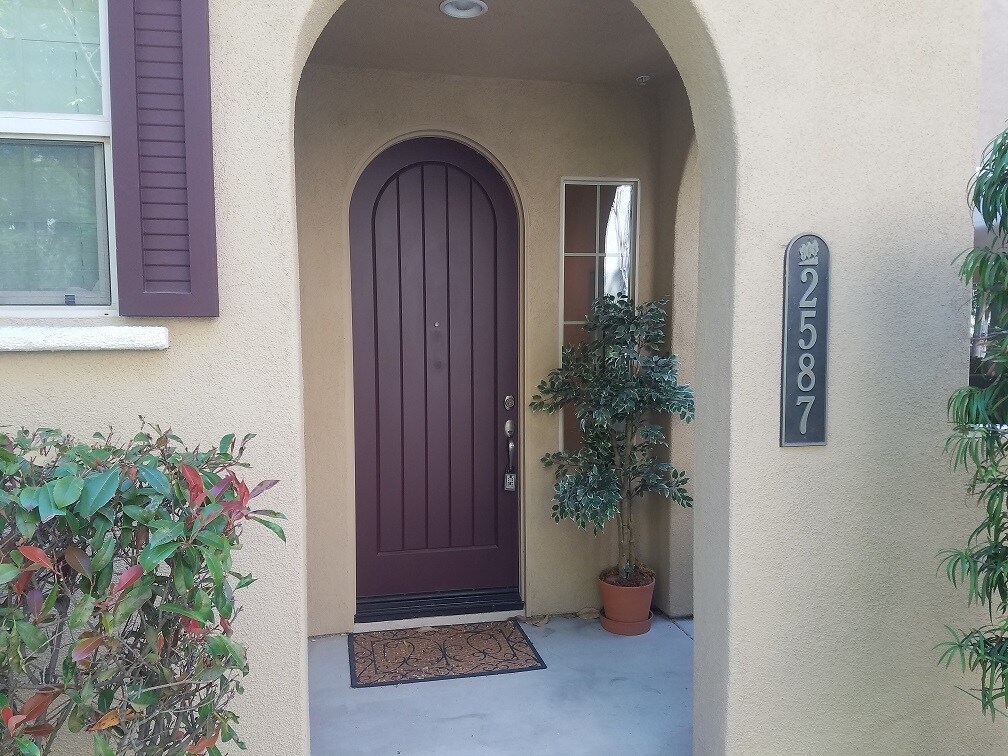 Foto principal - 2 Bedroom with an office!!