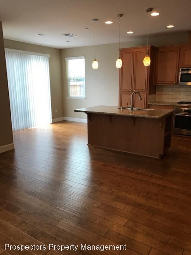 Foto del edificio - 3 br, 2.5 bath House - 274 Robin Place