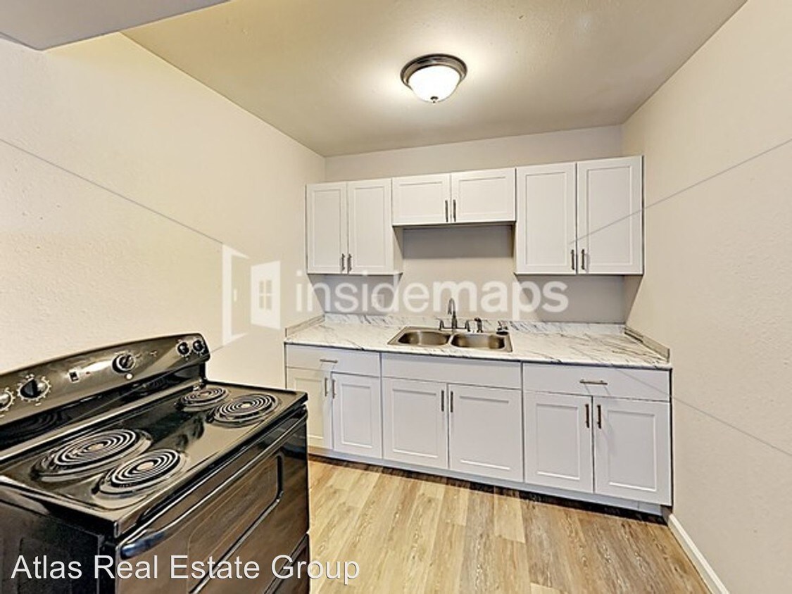 Primary Photo - 16300 E Colfax Ave