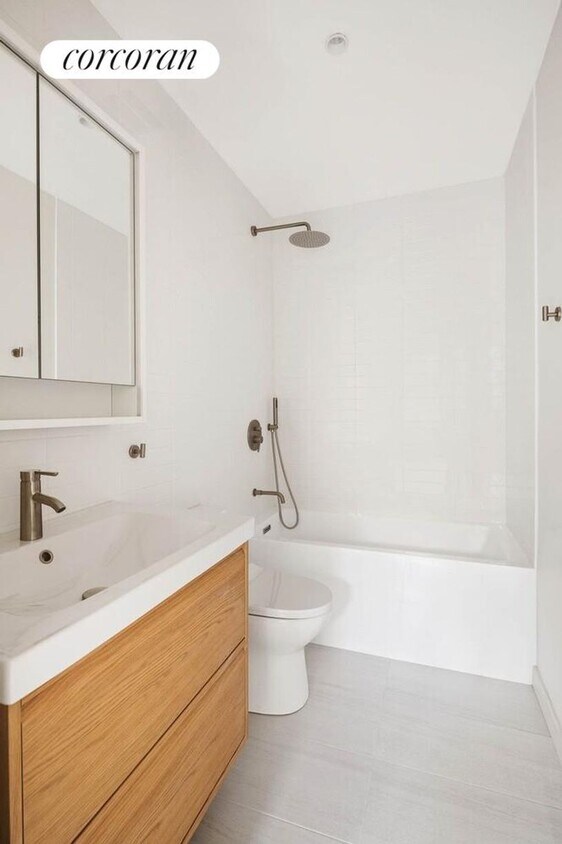 Foto del edificio - 447 W 51st St
