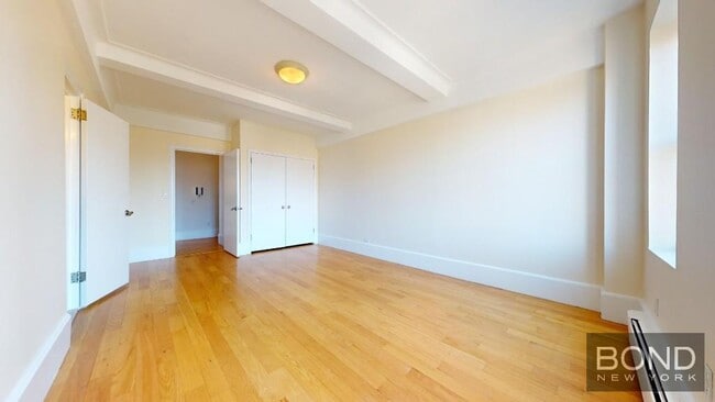 Building Photo - 147 W 79th St