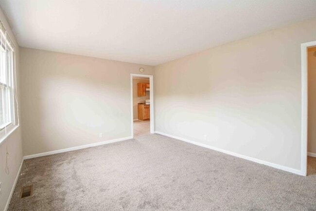 Building Photo - 808 Helton Dr