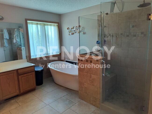 Foto del edificio - Available August 1st 7 Bedroom 4 Bath Single Family Home in Lakeville