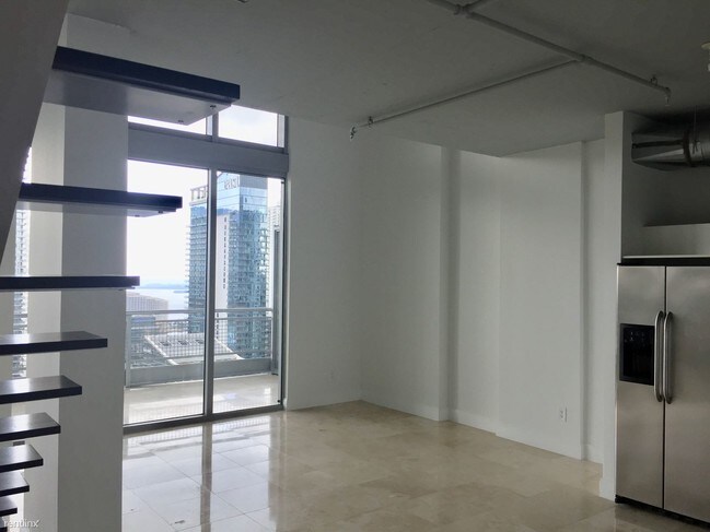 Building Photo - 690 SW 1st Ct