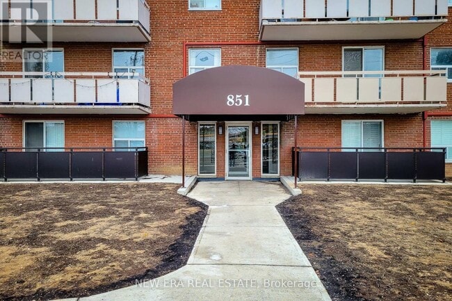 Building Photo - 851-851 Queenston Rd