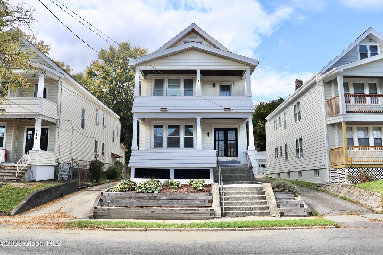 Foto principal - 628 N Pearl St
