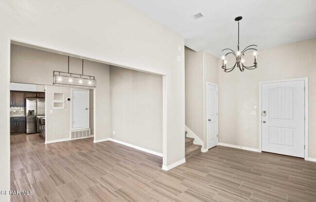 Building Photo - 544 La Entrada Cir