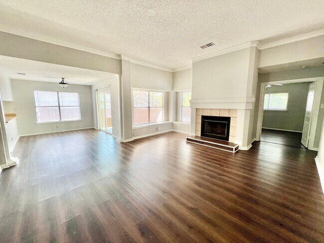 Building Photo - 8626 Serene Ridge Dr